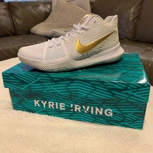 Kyrie 3 “finals gold”